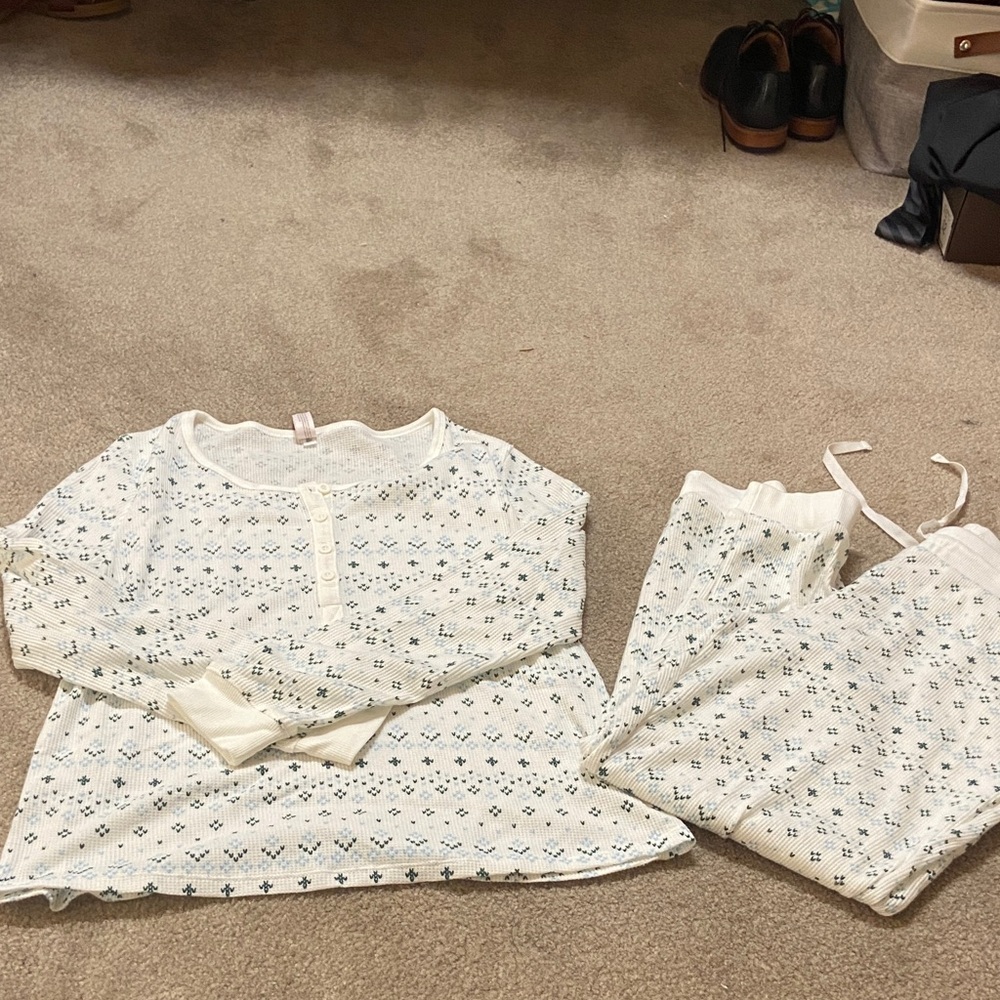Auden White and Blue Women's Pajama Set